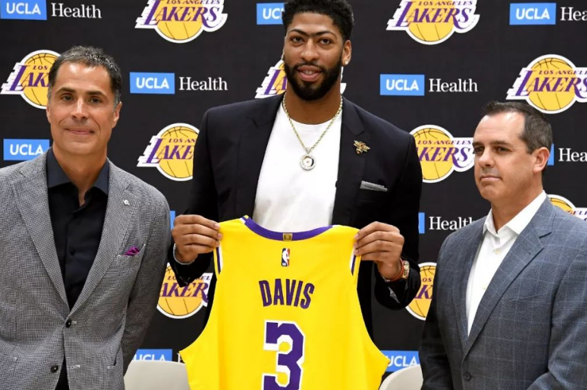  升班马连败垫底，主帅下课危机四伏  