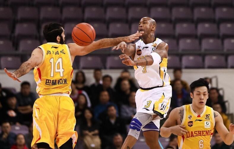  兰斯主场雨战险胜克莱蒙收获关键三分